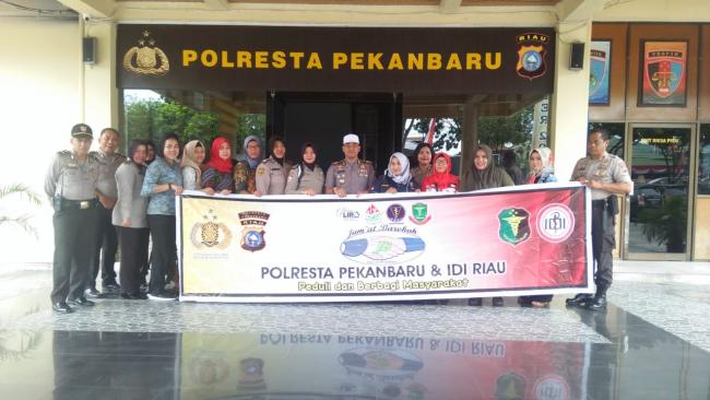 Jumat Barokah Polresta Pekanbaru Kunjungi Warga Kampung Dalam