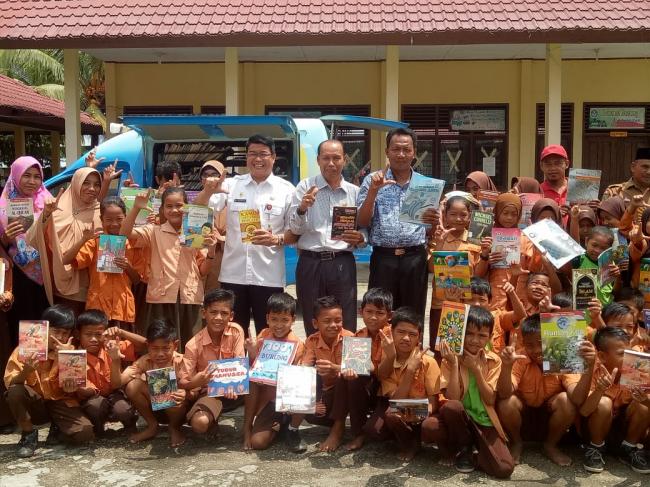 Tingkatkan Minat Baca, Dispersip Kuansing Turun Langsung Bersama Tim Pusling