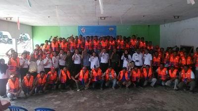 Bakamla RI Lakukan Sosialisasi dan Bagikan Life Jacket Kepada Nelayan   