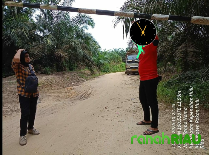 Tutup jalan Umum dengan Ampang Besi, Siapa Dalangnya ?