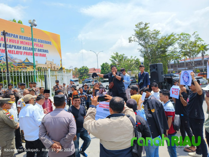 Geruduk Kantor Gubri, AMPMR : Jika Sekda tidak dipecat, Mendagri harus Evaluasi Afrizal Sintong