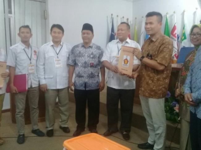 Hantarkan Berkas Pileg, DPD Gerindra Targetkan 13 Kursi DPRD Riau