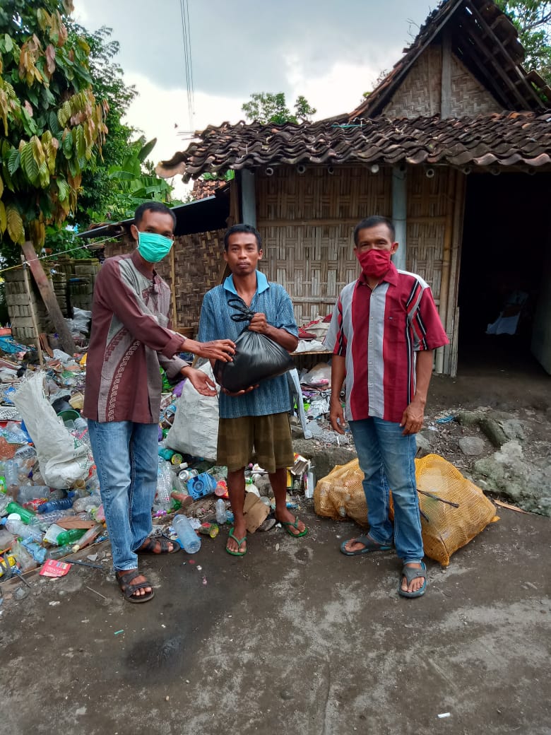 Dubes Cairo Salurkan Bantuan Bagi Warga di Sleman