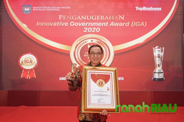Bupati HM.Wardan Terima Penghargaan IGA 2020 di Jakarta