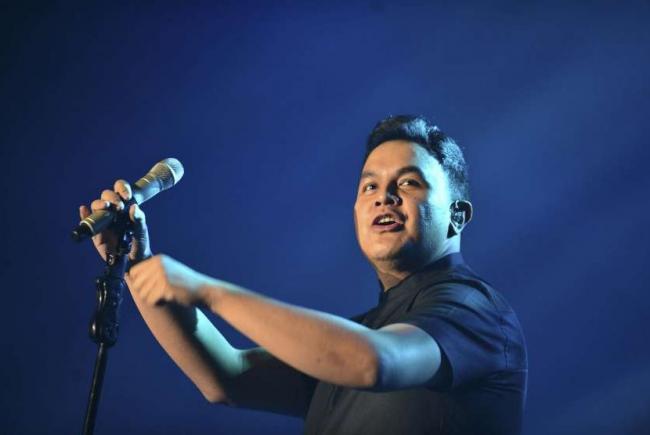 Tulus Siapkan Kado Ini untuk Anne-Marie Hingga Alan Walker