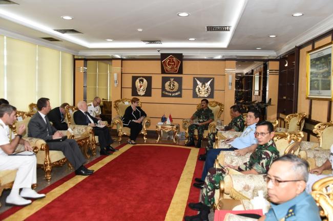 Panglima TNI Terima Kunjungan Kehormatan Menhan Australia