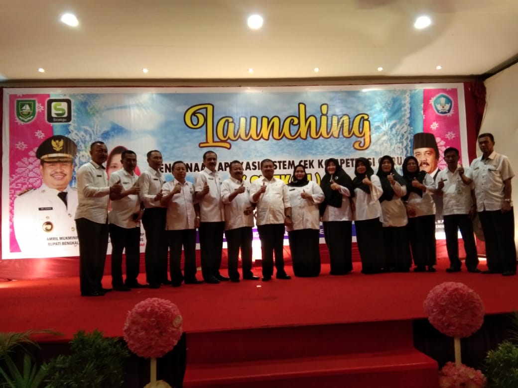 Peluncuran Aplikasi Sistem Cek Kompetensi Guru di Hadiri Bupati Amril