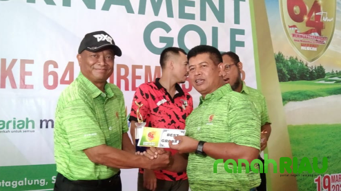 Ikut Tournament Golf KOREM 031 WB, Danramil 08 Kuantan Mudik Raih Juara Satu Best Gross
