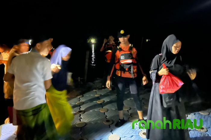 Kapal Pembawa 90 Santri Nyaris Tenggelam di Laut Meranti: Mesin Mati