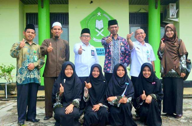 Para Santri Ini Akan bertanding Lantunkan Ayat Suci Al Quran Di Tingkat Nasional, Bikin Bangga...