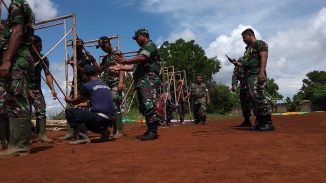 Kasdim 0507/Bekasi Pimpin Korve Lapangan Upacara Penutupan TMMD