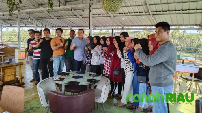 Ketua DPC PDI-P Kuansing, Halim Silaturahmi Dengan Milenial