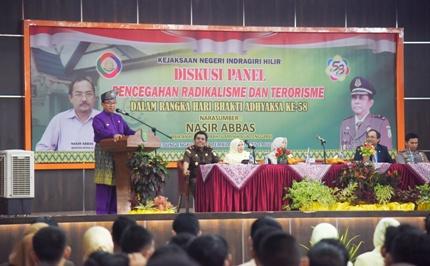 Bupati HM. Wardan Membuka Diskusi Panel Pencegahan Radikalisme dan Terorisme