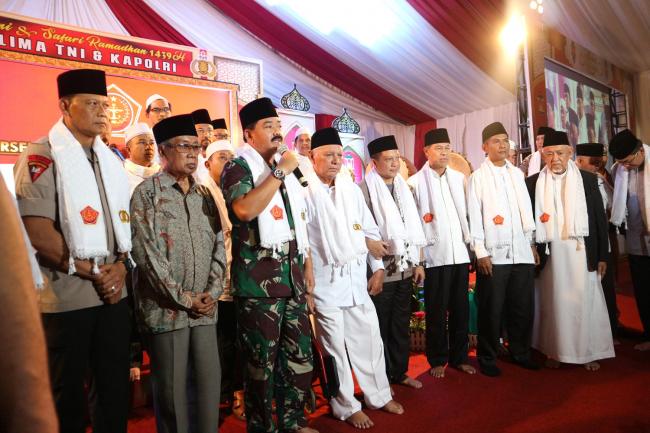 Panglima TNI dan Kapolri Safari Ramadhan di Mapolresta Samarinda   