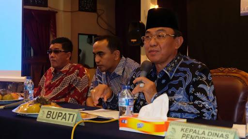Bupati Inhil Ikuti Rembug Pendidikan Strategi Pemenuhan 8 Standar Nasional Pendidikan