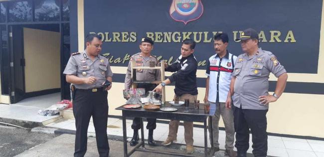 Akhirnya, Penyebab Alquran Terbakar Diketahui