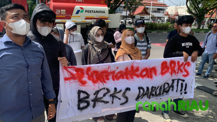 Gelar aksi di Menara Dang Merdu, Massa tuntut Transparansi BRK kelola dana CSR