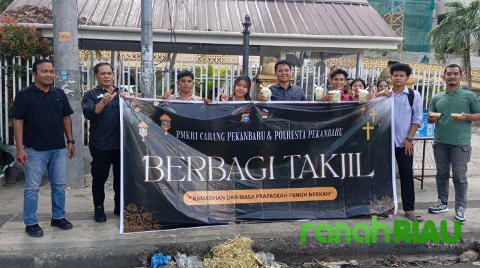 PMKRI Pekanbaru dan Satintelkam Polresta Tebar Takjil, Harmoni Ramadan-Prapaskah di Kota Bertuah