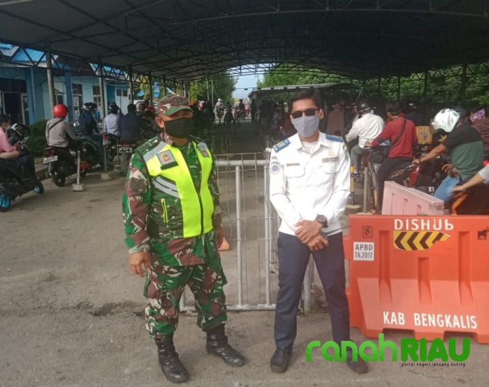 Wujudkan New Normal, Tim Gabungan Laksanakan Pendisiplinan di Pelabuhan Roro Bengkalis