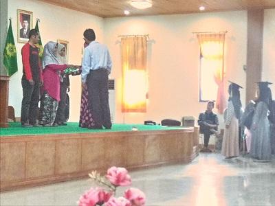 Para calon Wisudawan dan wisudawati STAI Auliurrasyidin Mengikuti Gladi Resik