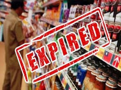 Polres Dumai Amankan Puluhan Makanan dan Minuman kadaluarsa di Alfamart