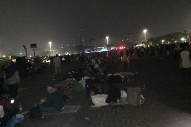 Lepas Tengah Malam, Masa Reuni 212 Terus ke Monas