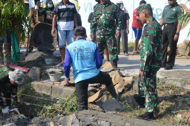 Sinergitas Warga dan TNI di Lokasi TMMD Semakin Tinggi