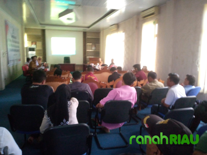 Disdagprin Bengkalis Gelar Rapat Terkait Kelangkaan BBM dan Gas Elpiji 3 Kg