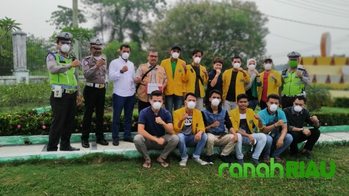 Antisipasi ISPA, PT Arara Abadi APP Sinarmas Forestry Bagikan 50 Ribu Masker Kepada Masyarakat