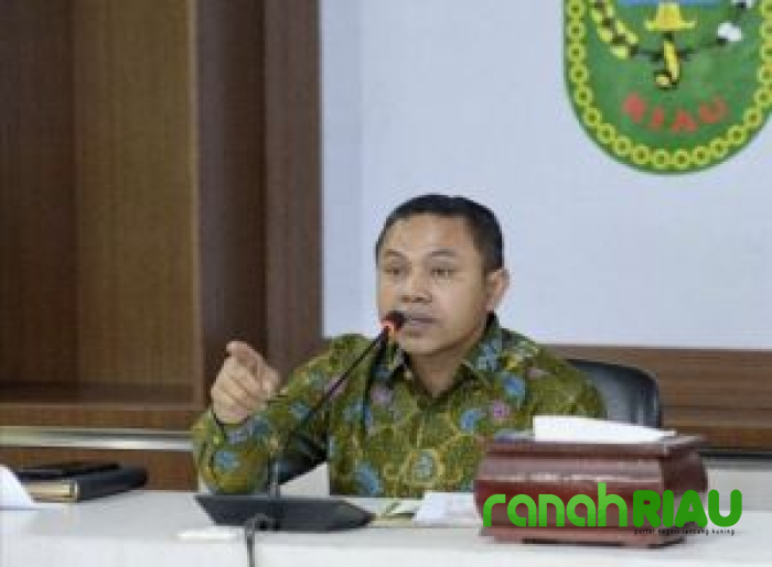 Minimalisir Angka Putus Sekolah, Gubri rencanakan pemberian Seragam Gratis