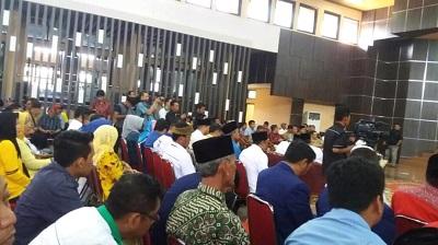 Gemuruh Yel-Yel Pasangan Calon Bupati Inhil Warnai Pengambilan Nomor Urut...