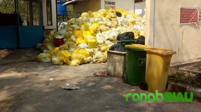 Tumpukan Sampah RSUD Duri Menumpuk, Ini Penyebabnya..