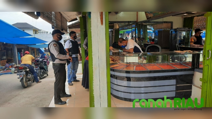 Polsek Ukui Patroli Antisiapasi C3 dan Sosialisasi Adaptasi Kebiasaan Baru di Kecamatan Ukui