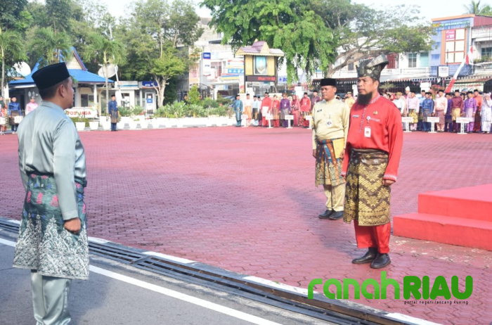 Bupati Bengkalis Laksanakan Apel Gabungan di Hari Jadi Provinsi Riau ke 68