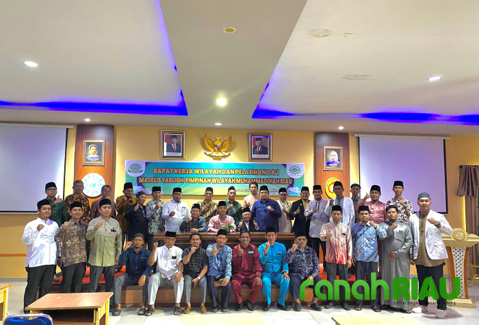 Juprizal resmi dikukuhkan jadi Ketua Korps Muballigh Muhammadiyah Riau dalam agenda Rapat Kerja