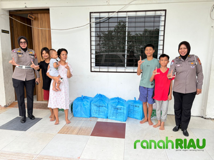 Polantas Turun Langsung ke Panti Asuhan, Jumat Barokah Ditlantas Polda Riau tebar Kepedulian
