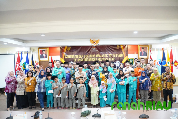 Gelar doa bersama dan Santunan Anak Yatim, Bentuk Kepedulian KPU Riau terhadap Anak Bangsa