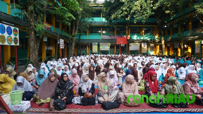 Mini Konser dan Penggalangan Dana di SMKN 1 Pekanbaru