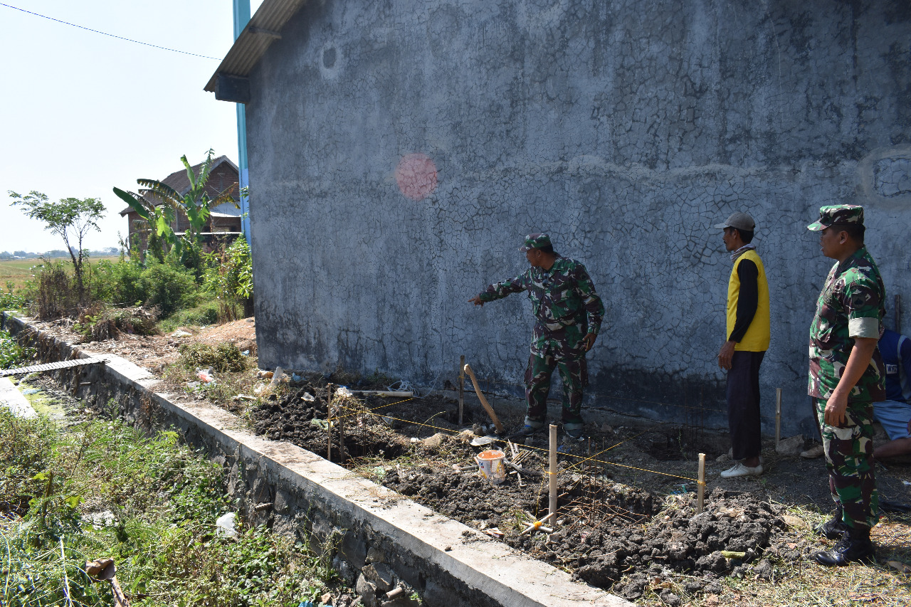 Peduli  Kesehatan, Satgas Tmmd Bangun Sanitasi