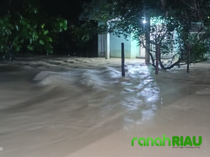 Ratusan Rumah Terendam Banjir, Warga Petapahan Semakin Khawatir Terjadi Bandang