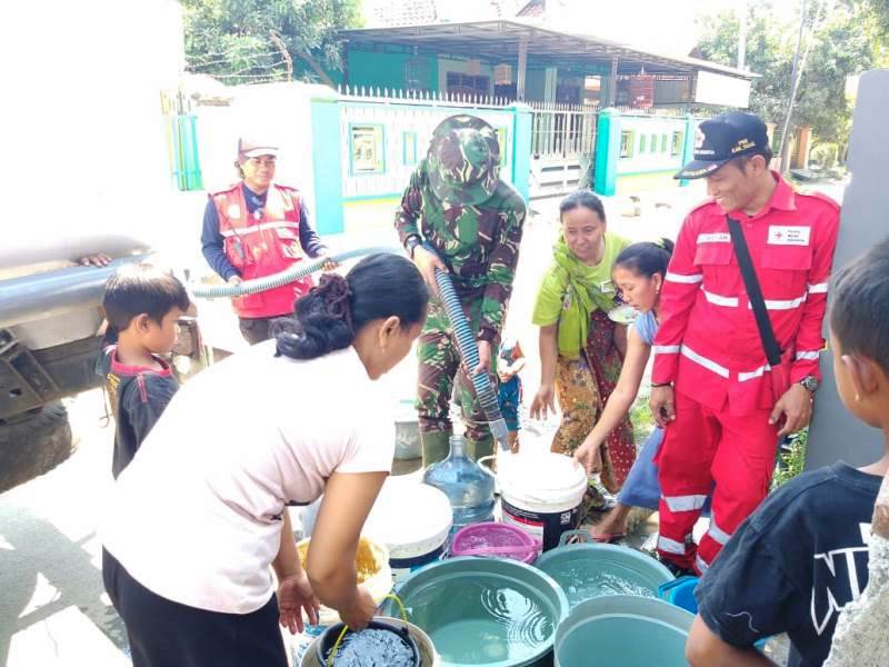 PMI Tegal Kembali Salurkan Air Bersih ke Suradadi