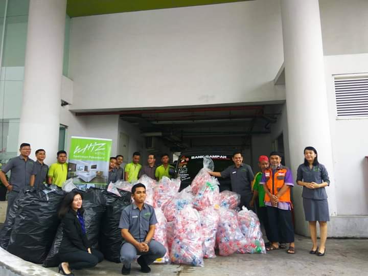 Sedekah sampah botol plastik untuk kesehatan mustahik