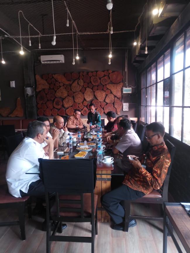 Usai beri Penghargaan, Jumain Appe Penuhi Undangan Bupati Pelalawan