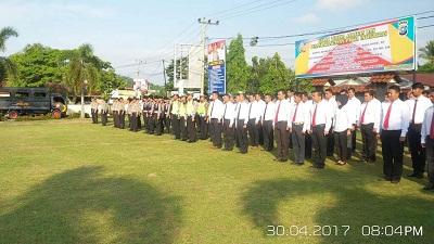 Sukses Kawal Pilkada, Kapolres Pekanbaru dan Kampar dapat Penghargaan