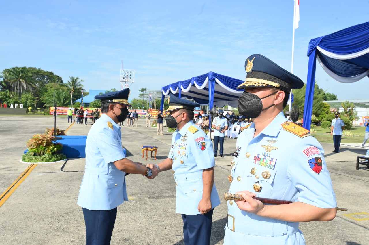 Ian Fuady gantikan Andi Kustoro dalam Sertijab Danlanud Roesmin Nurjadin