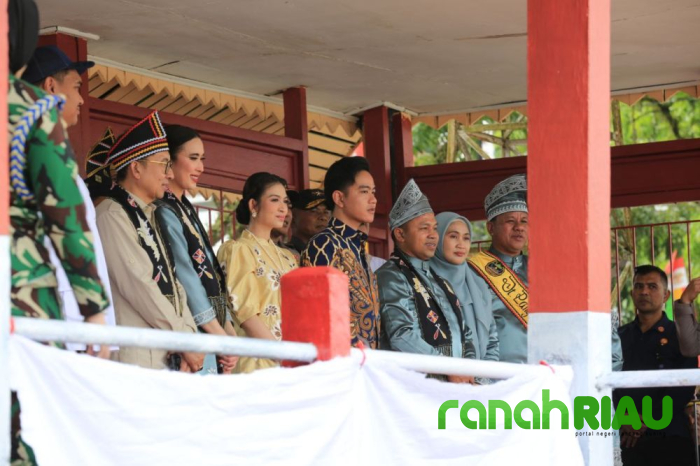 Dampingi Wapres Gibran Rakabuming, Abdul Wahid hadir di Acara Pembukaan Pacu Jalur 2025