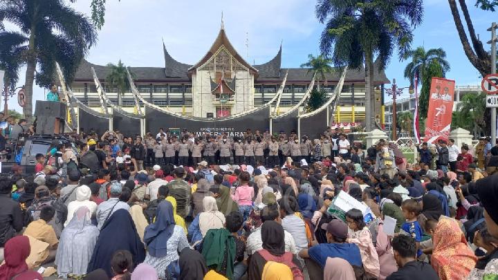 Angkat Bicara terkait Insiden Masjid Raya Padang, Polda Sumbar minta maaf kepada Jurnalis dan Warga