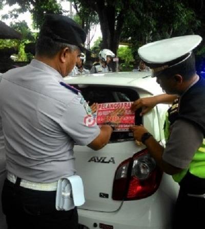  Dishub Kota Pekanbaru Tindak Kendaraan Dilokasi Larangan Parkir