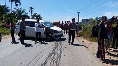 Saat berkendara, Pelajar SMA Rohul Ini Meninggal Ditabrak Minibus