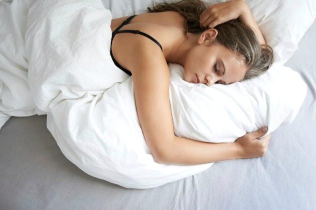 Tidur Terlalu Lama atau Kurang Berisiko bagi Kesehatan Otak